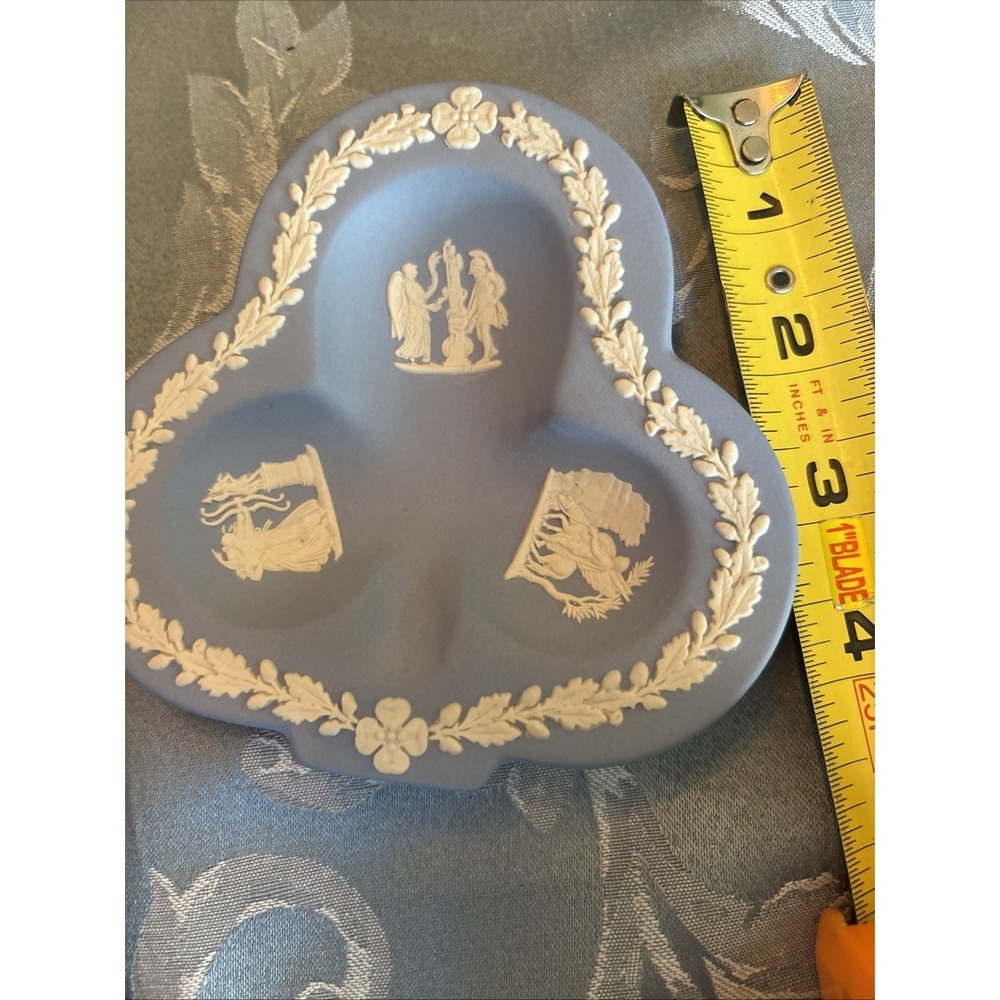 Wedgwood Jasperware Light Blue 3 Section Relish Candy Dish White Relief England - Picture 7 of 8